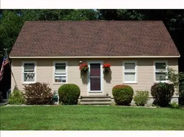 33 Fieldstone Ln, Sanford, ME 04073