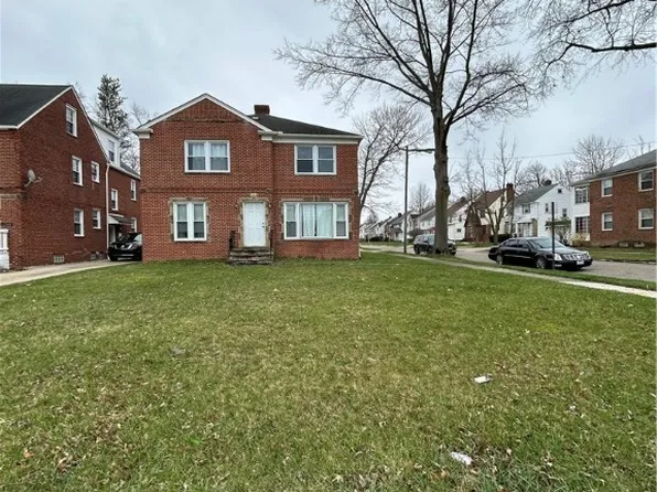 13678 Cedar Rd, University Heights, OH 44118
