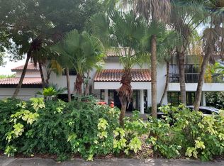 1020 S Greenway Dr, Coral Gables, FL 33134