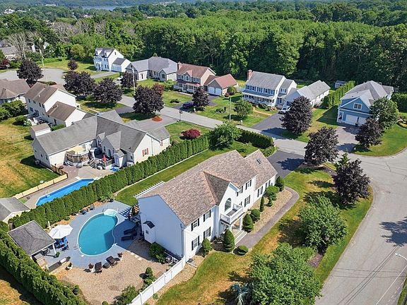 3rd image of 226 Olympic Rd