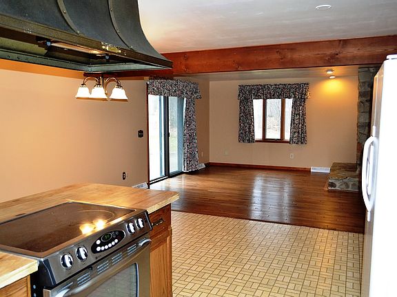 3rd image of 7432 Far Hill Dr
