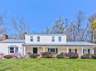 17 Fieldstone Dr, Morristown, NJ