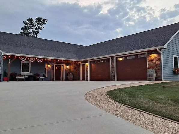 223 Sunset View Ct, Hill City, SD 57745