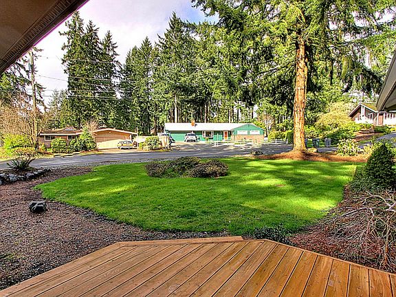 4th image of 3603 70th Avenue Ct W