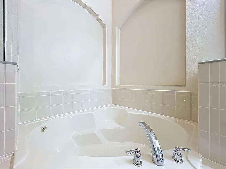 1045 Willow Branch Dr — Photo 35