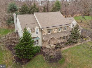 1085 Oak Ridge Dr, Blue Bell, PA 19422