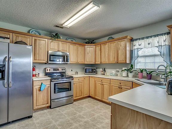 4th image of 2612 Rosehip Ct