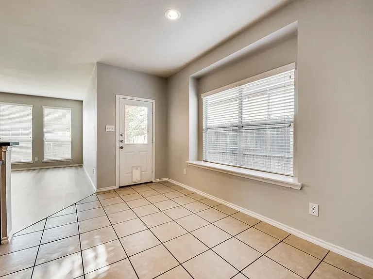 4029 Martinsburg Dr — Photo 11