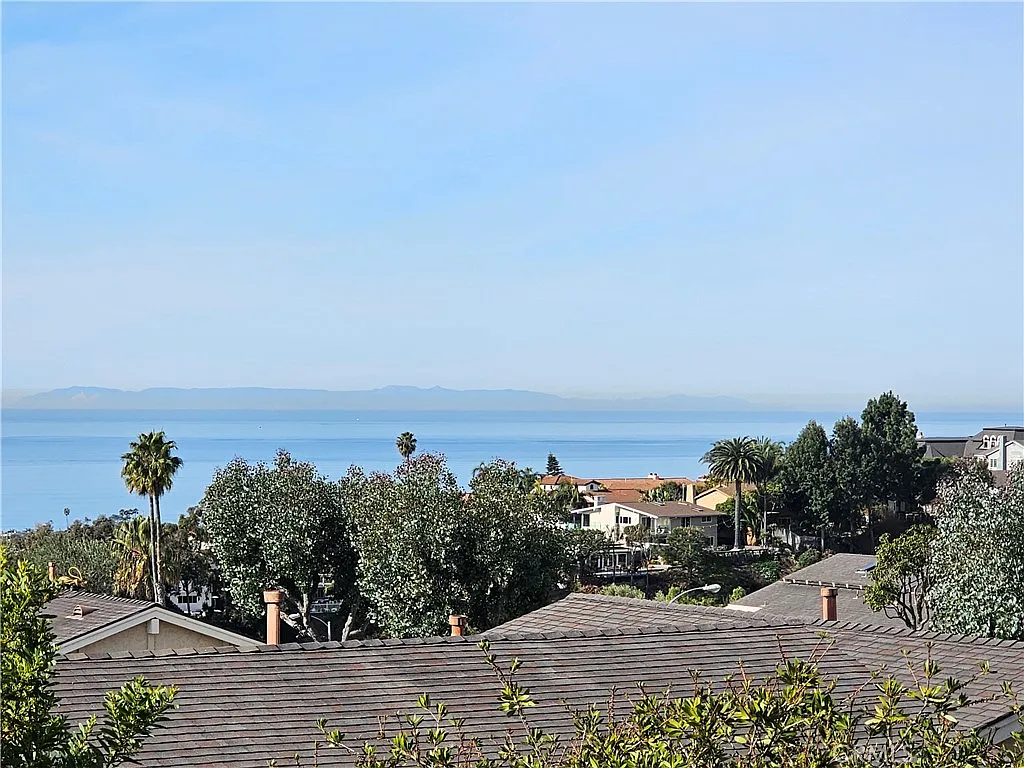 3 bed, 2.5 bath, 1672 sqft, $4,500 — Photo 1