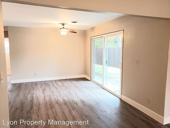 4th image of 2413 Cottage Dr