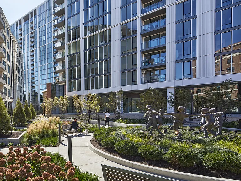 The Apartments at Lincoln Common — Photo 41
