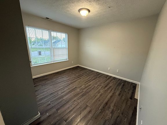 4th image of 6219 Forsythia Ln