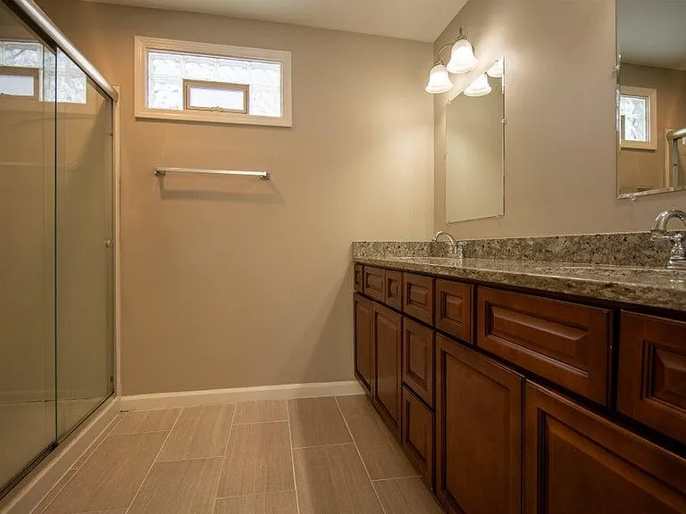 570 Wabash St #2 — Photo 5