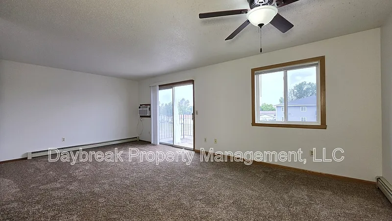 2 bed, 1.0 bath, $875 — Photo 3