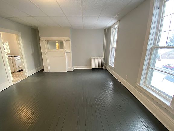 4th image of 1513 E Superior St #6