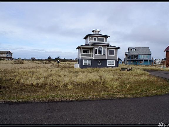3rd image of 1477 Storm King Ave SW