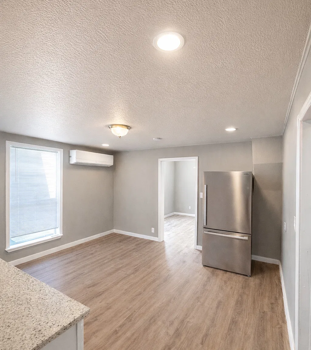 605 N Pottenger Ave — Photo 3