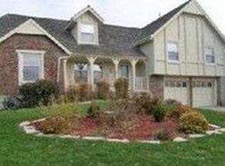 12812 W 70th Trl, Shawnee, KS 66216