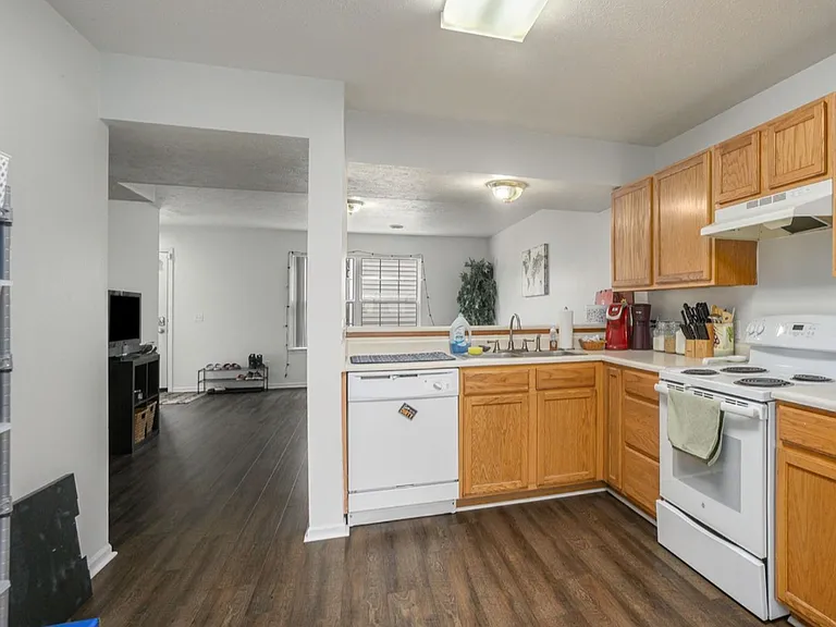 North Campus Village-Student Housing — Photo 5