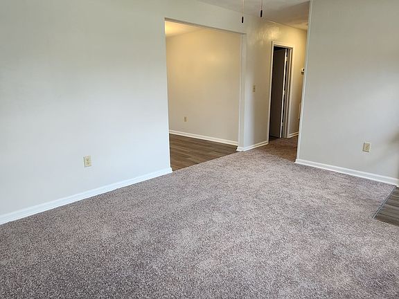 4th image of 1101 Lakeview Pl #1102