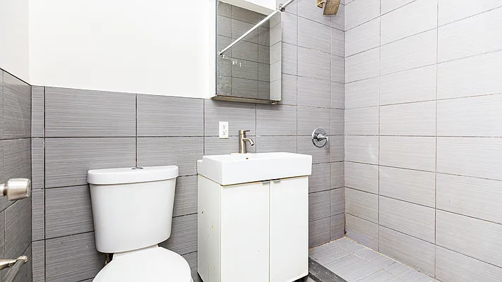 Rented by Nooklyn NYC LLC | media 16