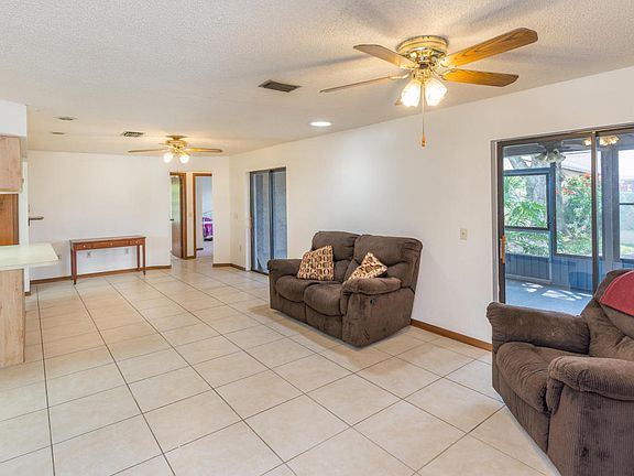 5th image of 196 Cinnamon Bay Ln