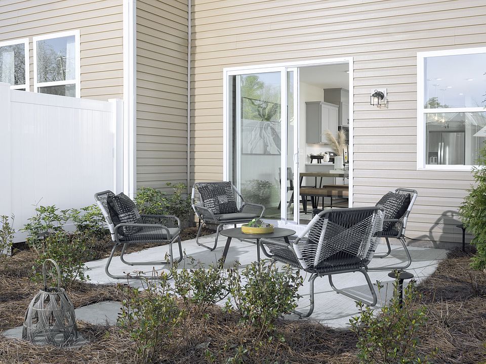 Photo representation of a Clifton model. Colors, finishes and options will vary.