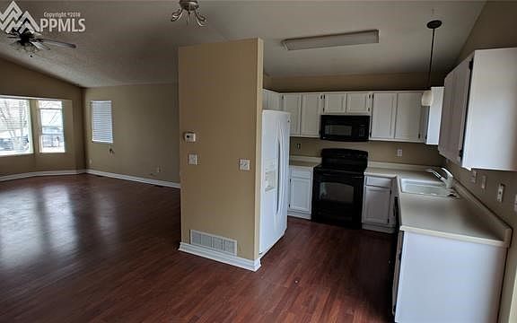 4th image of 6945 Weeping Willow Dr