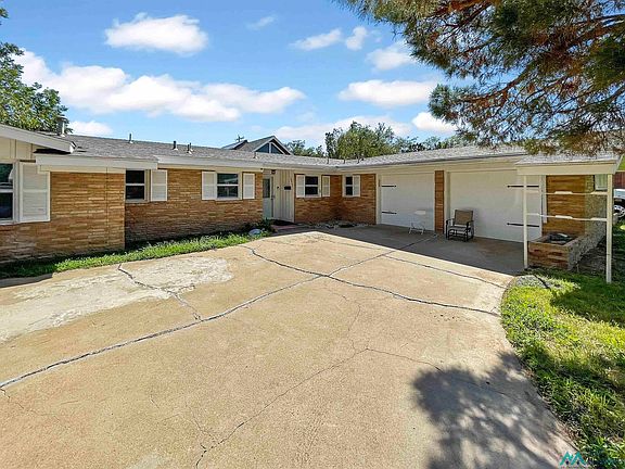 2nd image of 1213 E Cimarron Rd