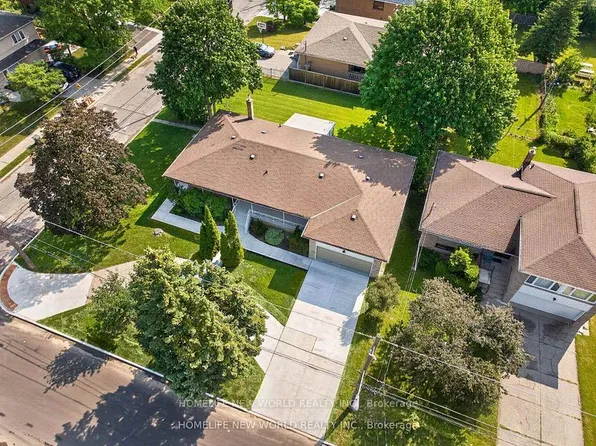 203 Goddard St, Toronto, ON M3H 5C5