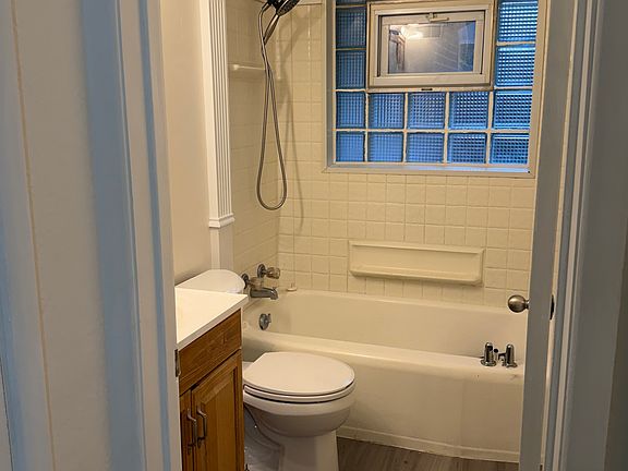 3rd image of 25 Colchester Dr