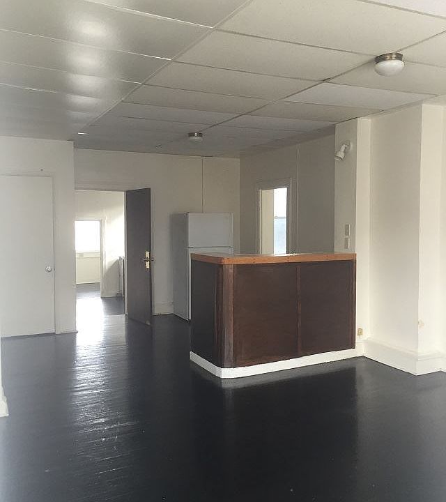 1st image of 32 E Washington St APT 6