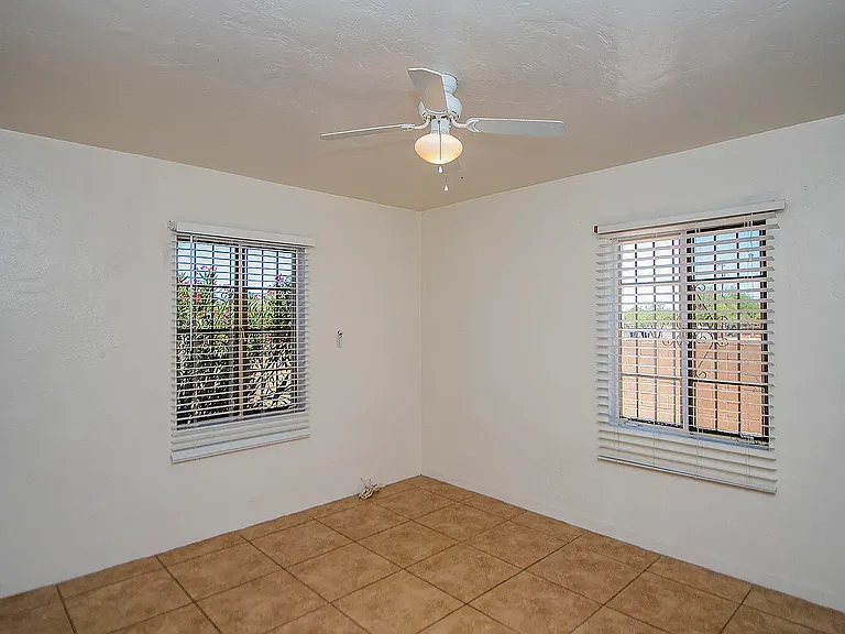 1714 E Grant Rd — Photo 5
