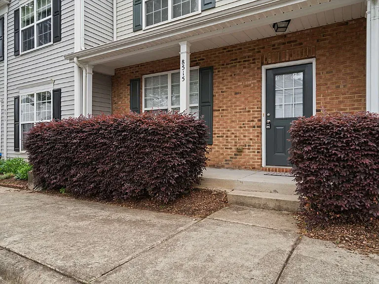 8515 Mount Valley Ln — Photo 2