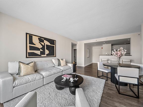 4th image of 6404 City Pl Unit 6404
