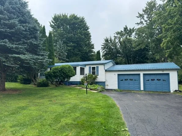 6106 Belle St, Jamestown, PA 16134