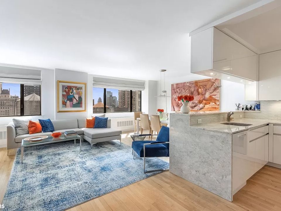 1st image of 30 W 61st St APT 17A