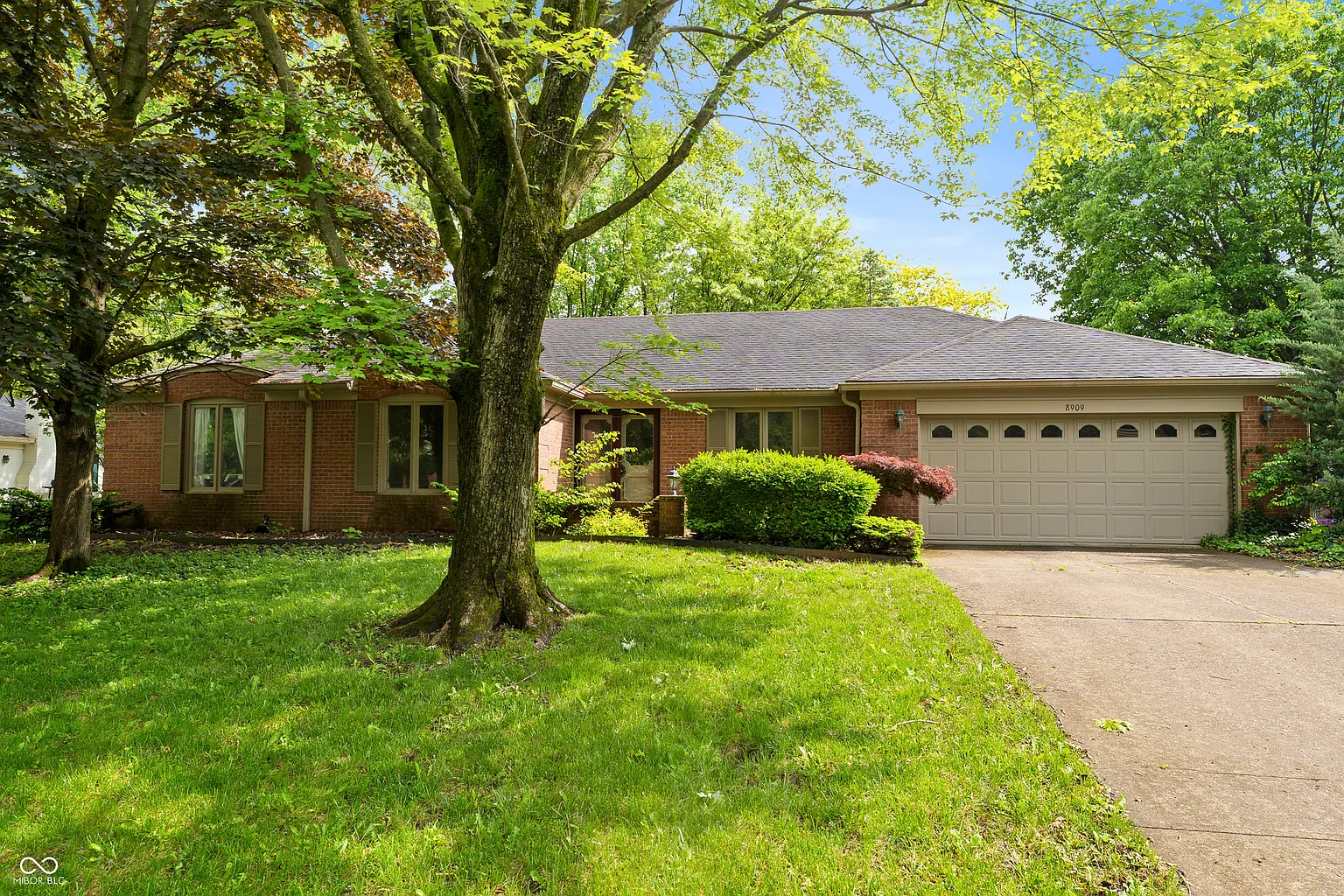 8909 Ellington Dr photo 1