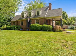 71 Chase St, Kilmarnock, VA 22482