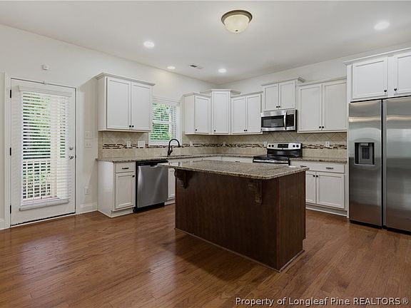 5th image of 182 Valley Stream Rd