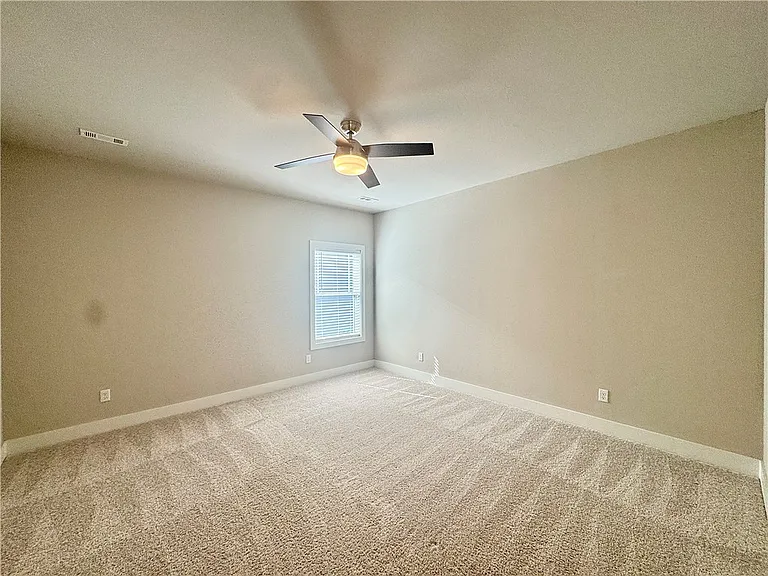 1013 NE Heights Ln — Photo 14