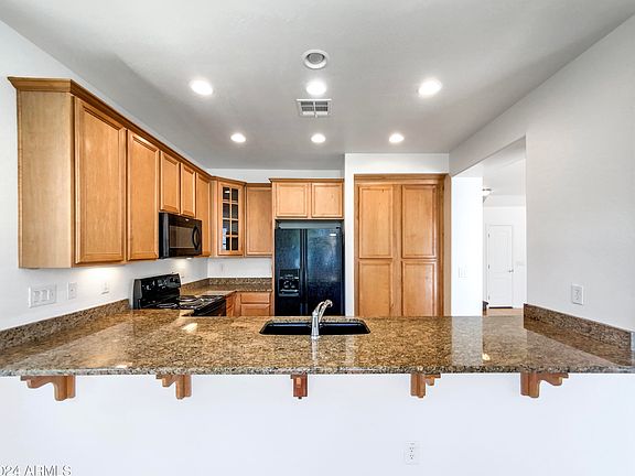 2nd image of 2346 E SUNLAND Avenue
