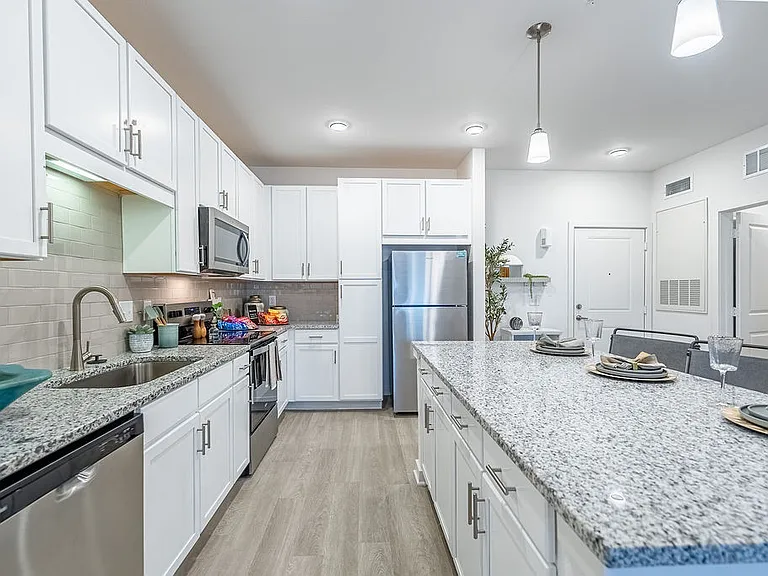Avion Apartments — Photo 12