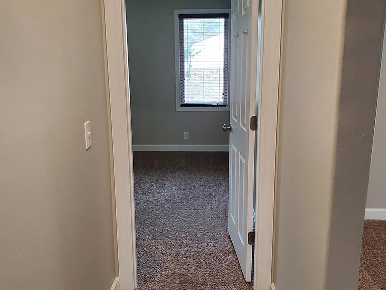 308 W Adams St — Photo 34
