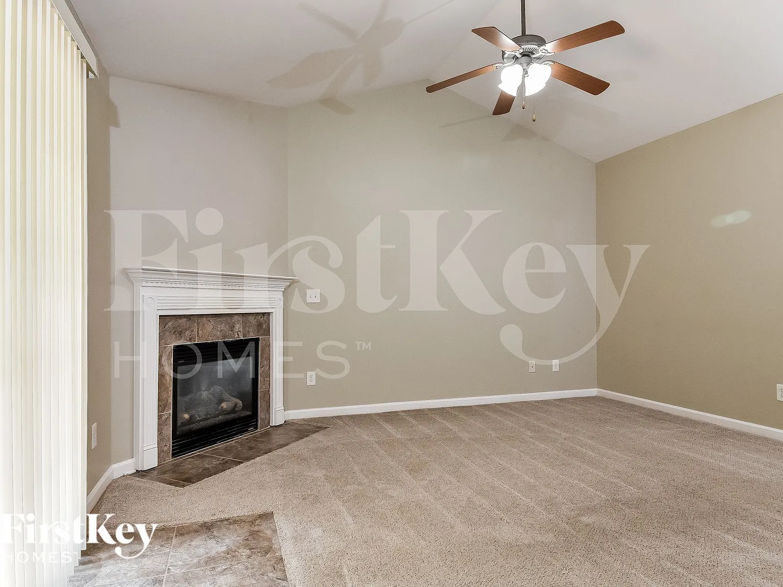 3 bed, 2.0 bath, 1181 sqft, $1,755 — Photo 4