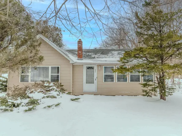 5935 Sawyer Rd, Sawyer, MI 49125