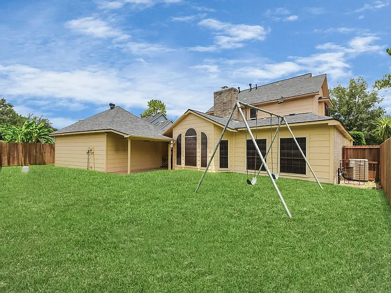 10503 Great Plains Ln — Photo 31