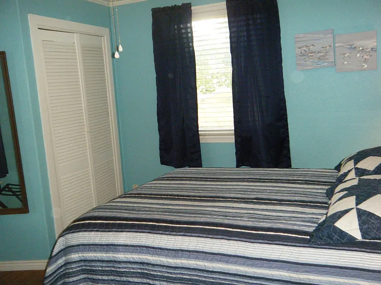215 W Carr Ave — Photo 19