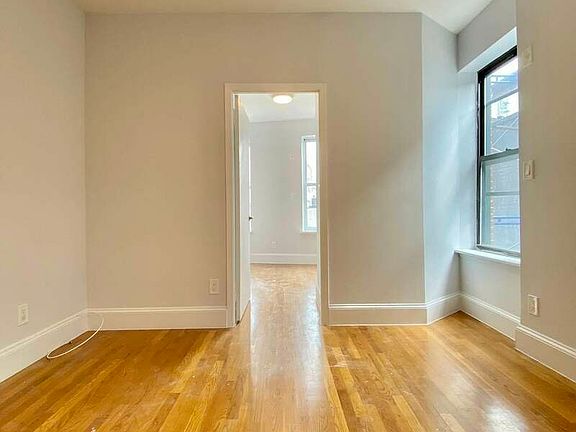 3rd image of 325 Bleecker St APT 19