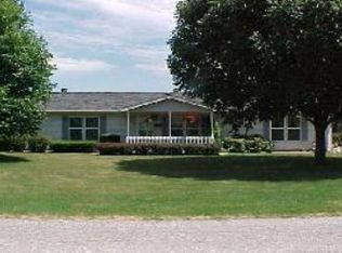 525 Almond St SE, Demotte, IN 46310